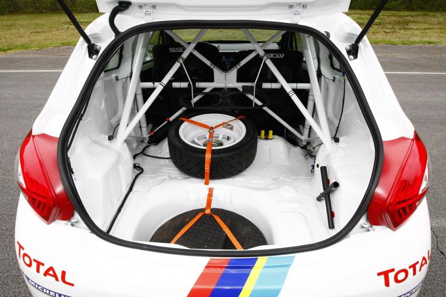  Peugeot 208 R2 Rally Car 2012 года  (фото 19 из 41)